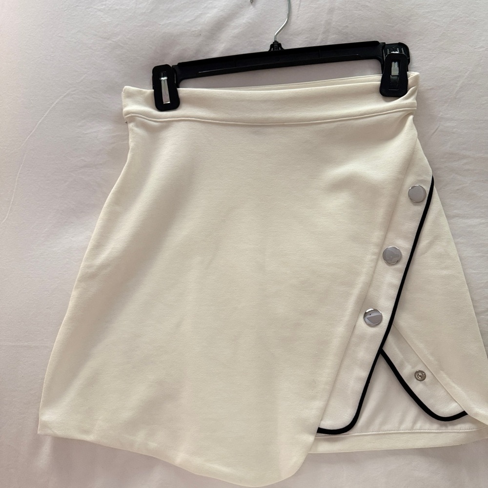 h:ours Cream Mini Skirt with Black Trim